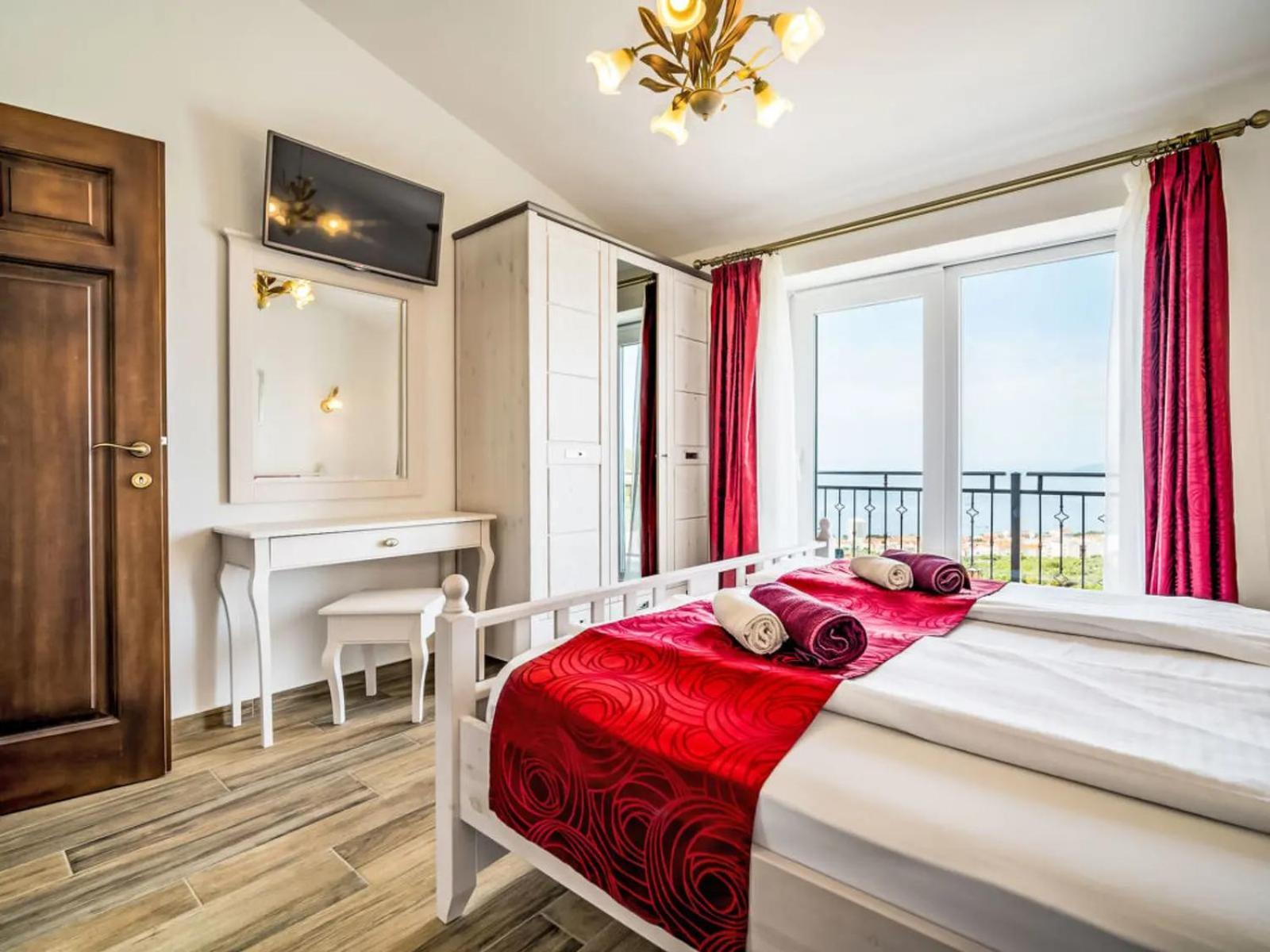 Villa Bellavista**** Best Place For Your Holliday Макарска Экстерьер фото
